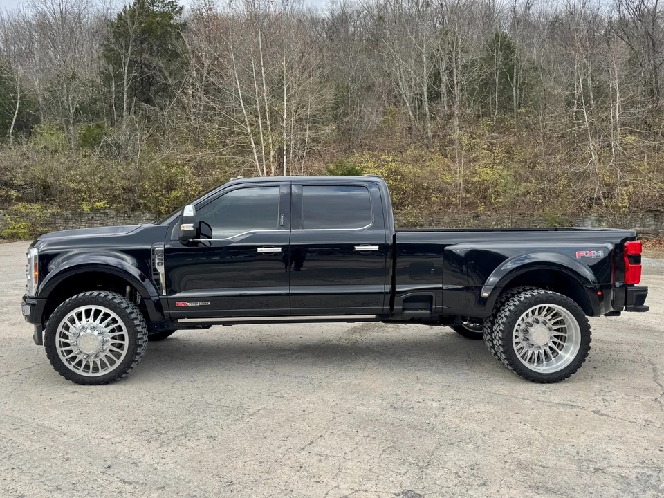 2024 Ford Super Duty 5th Gen - Image 8 of 12