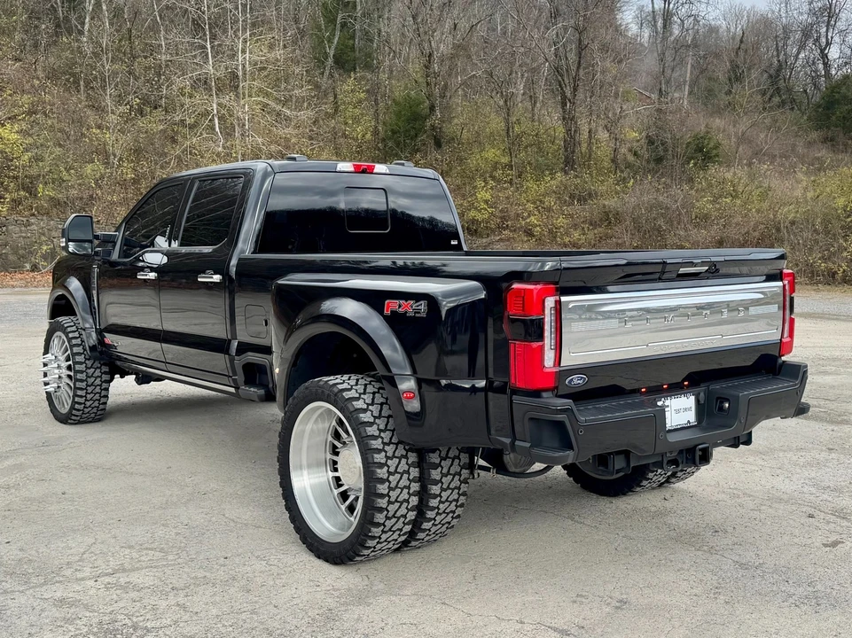 2024 Ford Super Duty 5th Gen - Image 4 of 12