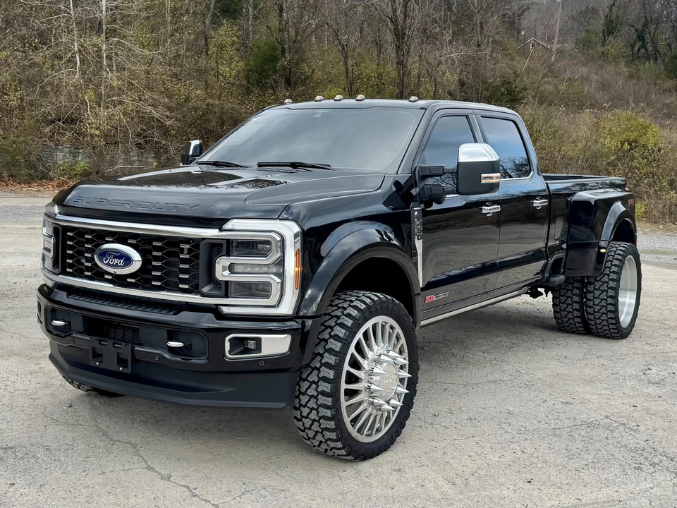 2024 Ford Super Duty 5th Gen - Image 2 of 12