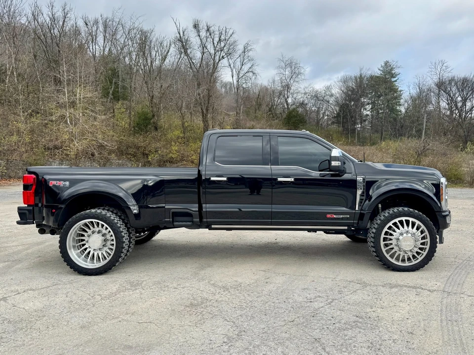 2024 Ford Super Duty 5th Gen - Image 7 of 12