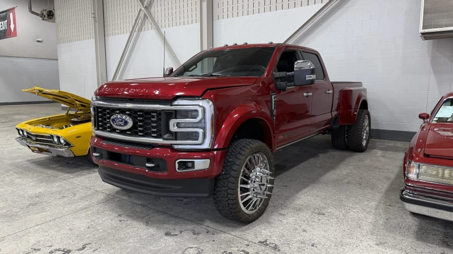 2024 Ford Super Duty 5th Gen - Image 2 of 25