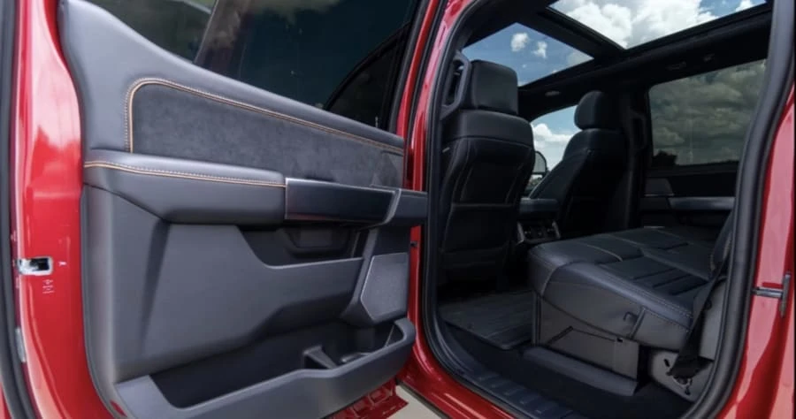 2024 Ford Super Duty 5th Gen - Image 16 of 25