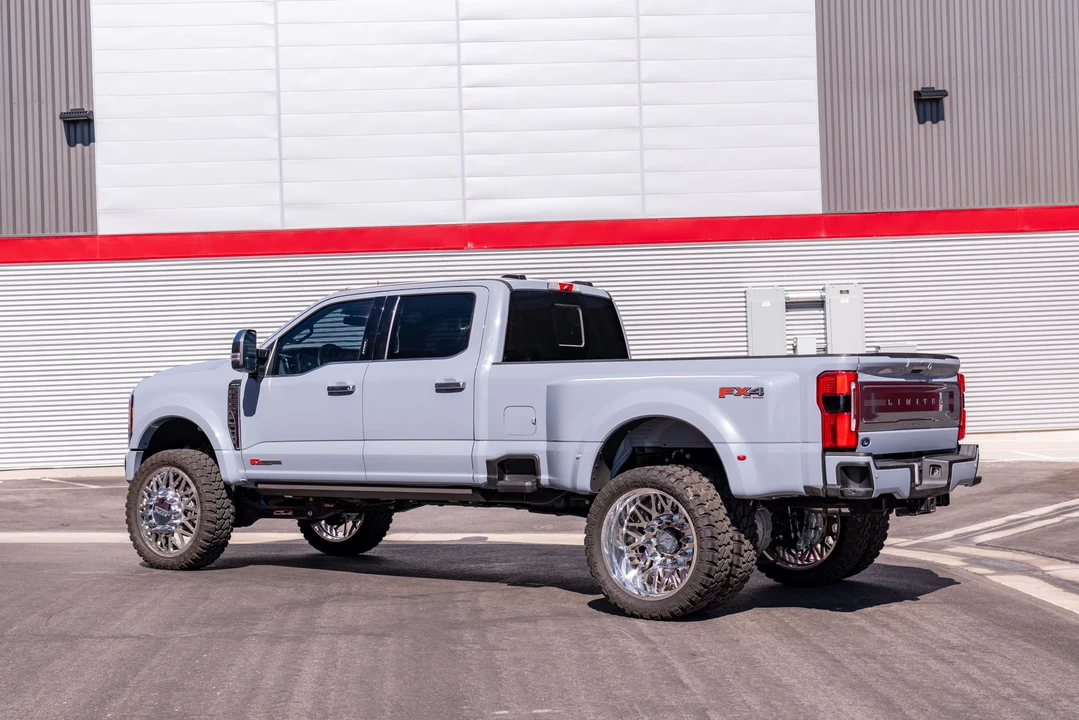 2024 Ford Super Duty 5th Gen - Image 3 of 31