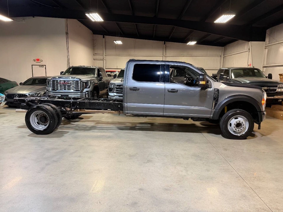 2024 Ford Super Duty 5th Gen - Image 9 of 12