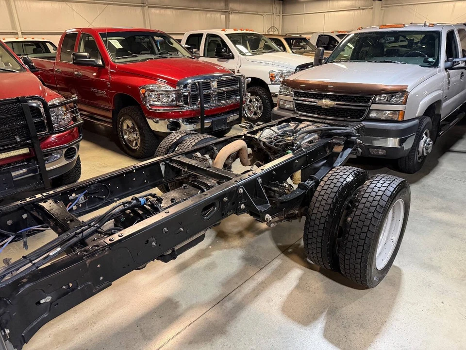 2024 Ford Super Duty 5th Gen - Image 3 of 12