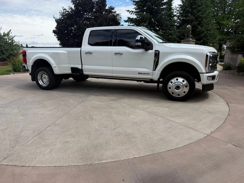 2024 Ford Super Duty 5th Gen - Image 28 of 31
