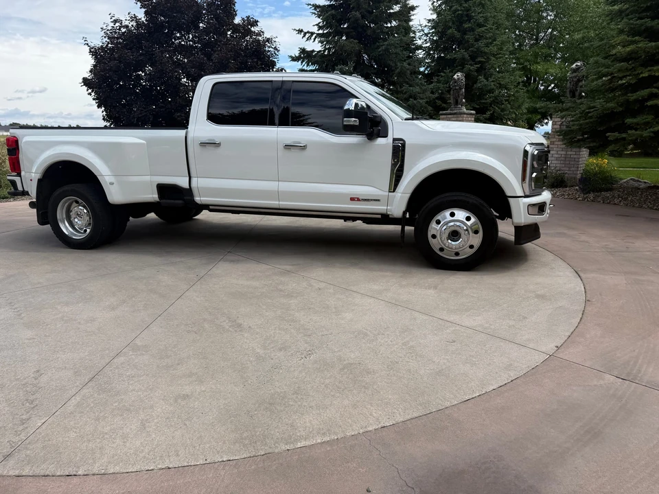 2024 Ford Super Duty 5th Gen - Image 27 of 31