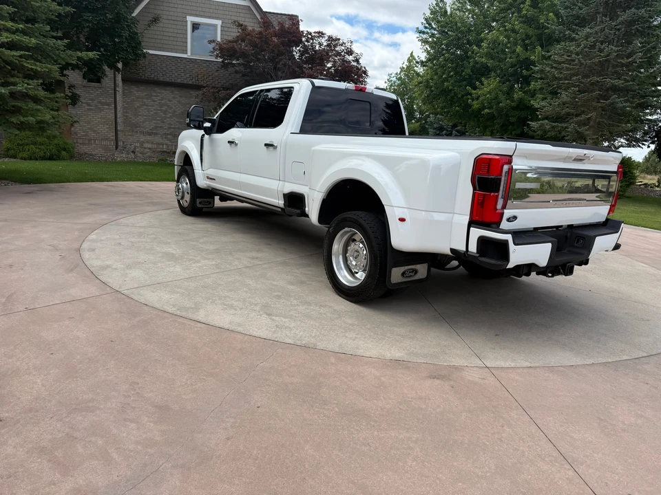 2024 Ford Super Duty 5th Gen - Image 8 of 31