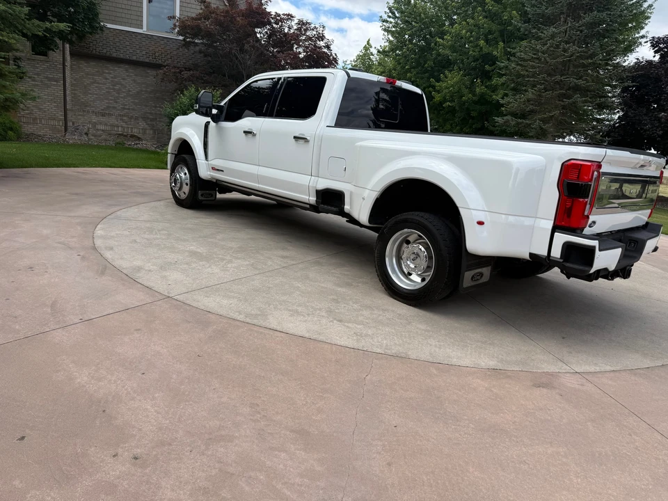 2024 Ford Super Duty 5th Gen - Image 7 of 31