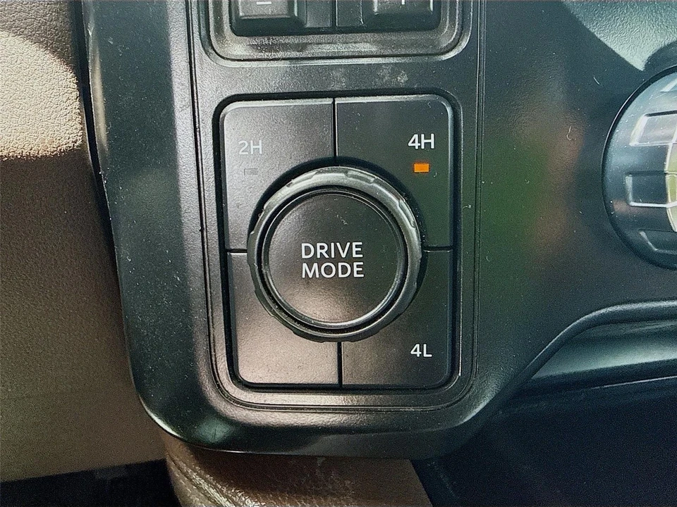 2024 Ford Super Duty 5th Gen - Image 14 of 29