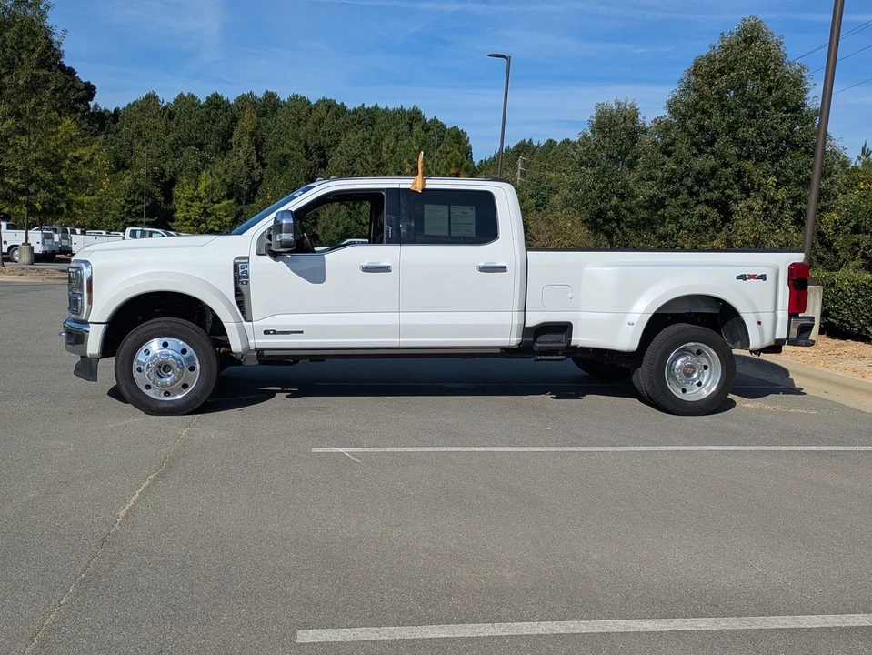 2024 Ford Super Duty 5th Gen - Image 7 of 12