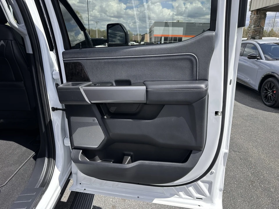 2024 Ford Super Duty 5th Gen - Image 18 of 21