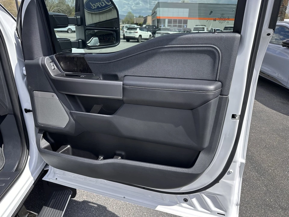 2024 Ford Super Duty 5th Gen - Image 15 of 21