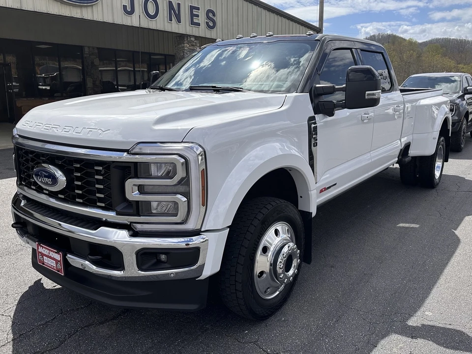 2024 Ford Super Duty 5th Gen - Image 2 of 21