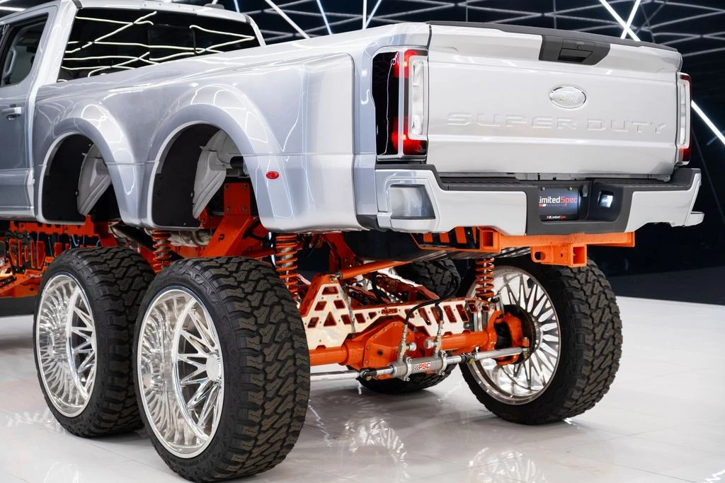 2024 Ford Super Duty 5th Gen - Image 16 of 21
