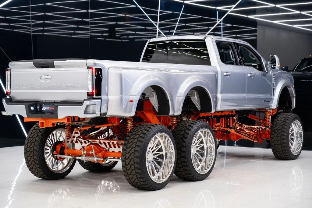 2024 Ford Super Duty 5th Gen - Image 18 of 21