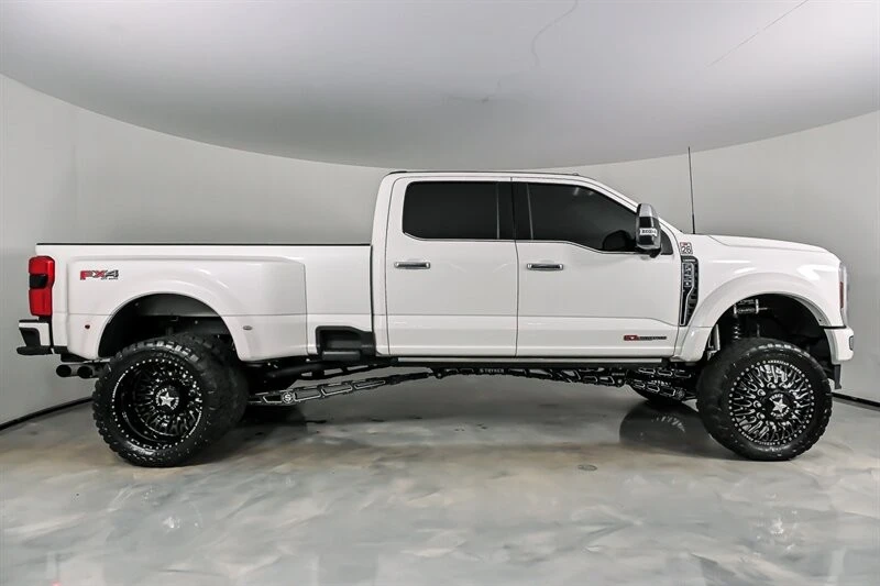 2024 Ford Super Duty 5th Gen - Image 11 of 31