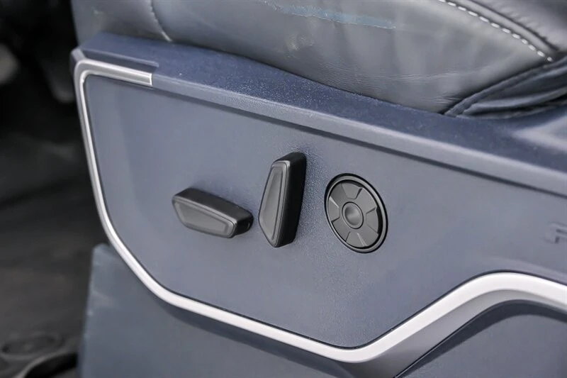 2024 Ford Super Duty 5th Gen - Image 24 of 31