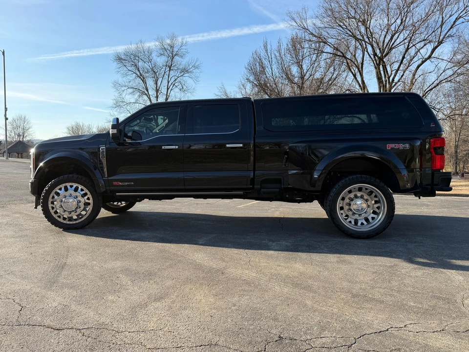 2024 Ford Super Duty 5th Gen - Image 9 of 31
