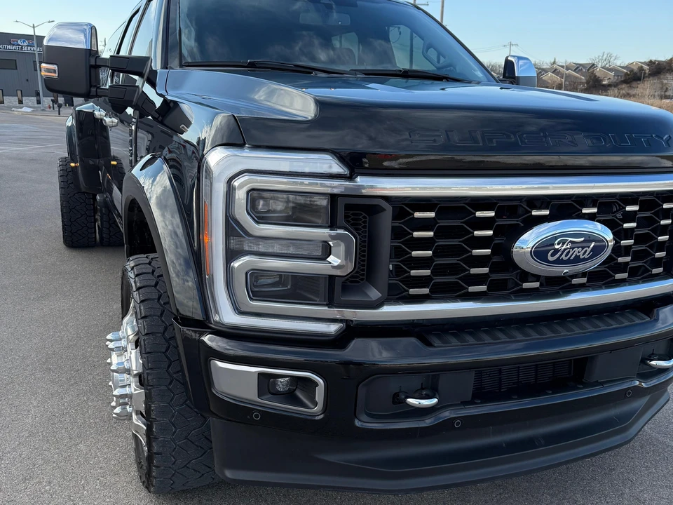 2024 Ford Super Duty 5th Gen - Image 14 of 31
