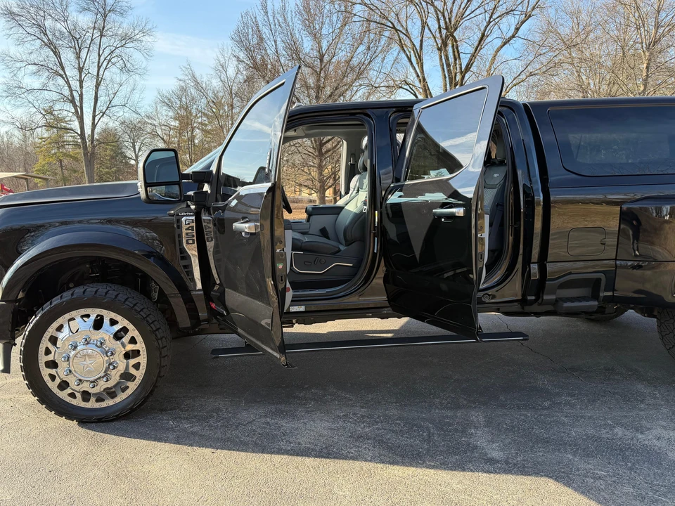 2024 Ford Super Duty 5th Gen - Image 22 of 31