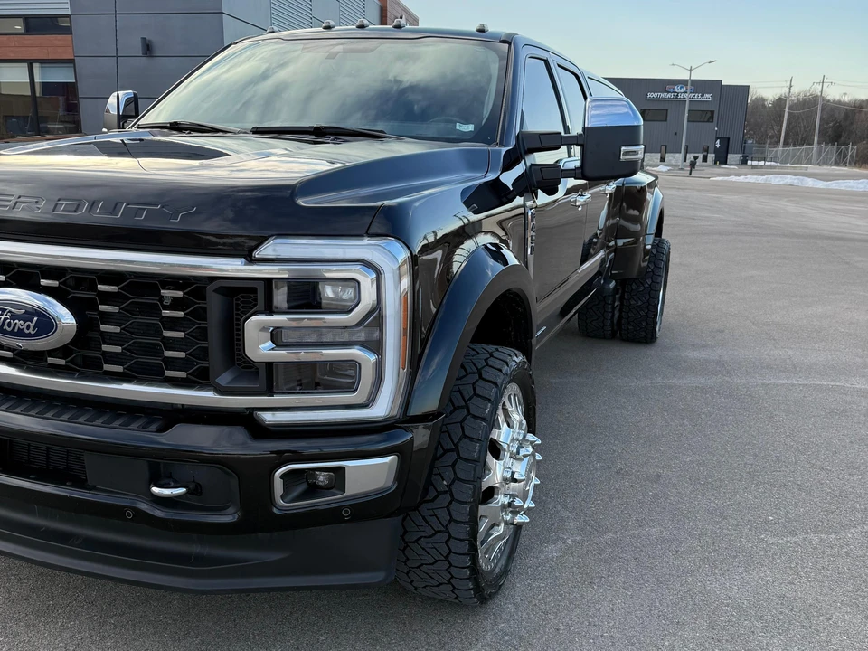 2024 Ford Super Duty 5th Gen - Image 16 of 31