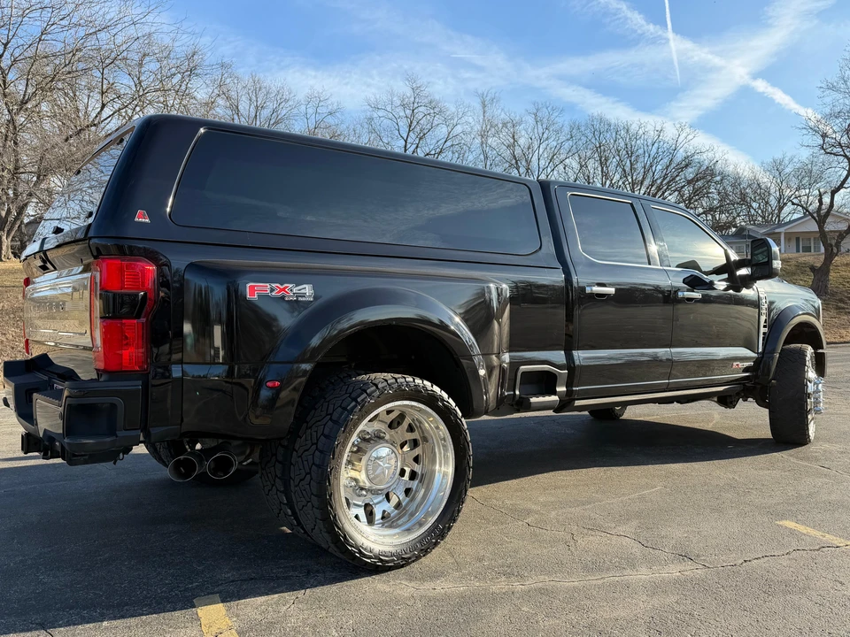 2024 Ford Super Duty 5th Gen - Image 10 of 31