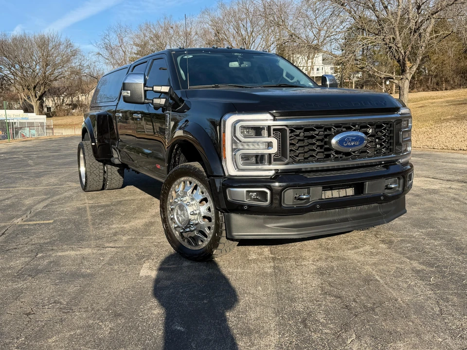 2024 Ford Super Duty 5th Gen - Image 13 of 31