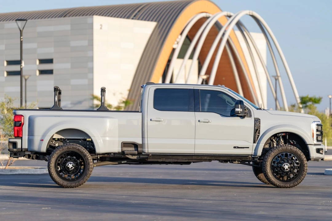 2024 Ford Super Duty 5th Gen - Image 3 of 8