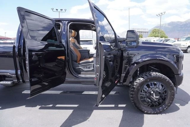 2024 Ford Super Duty 5th Gen - Image 29 of 31