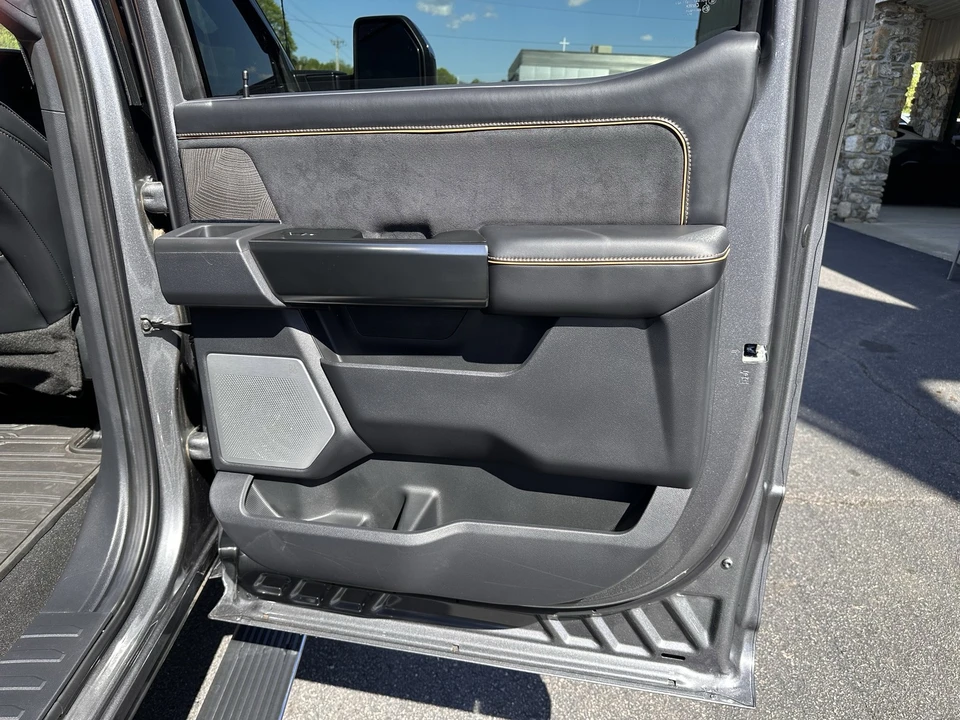 2024 Ford Super Duty 5th Gen - Image 18 of 31