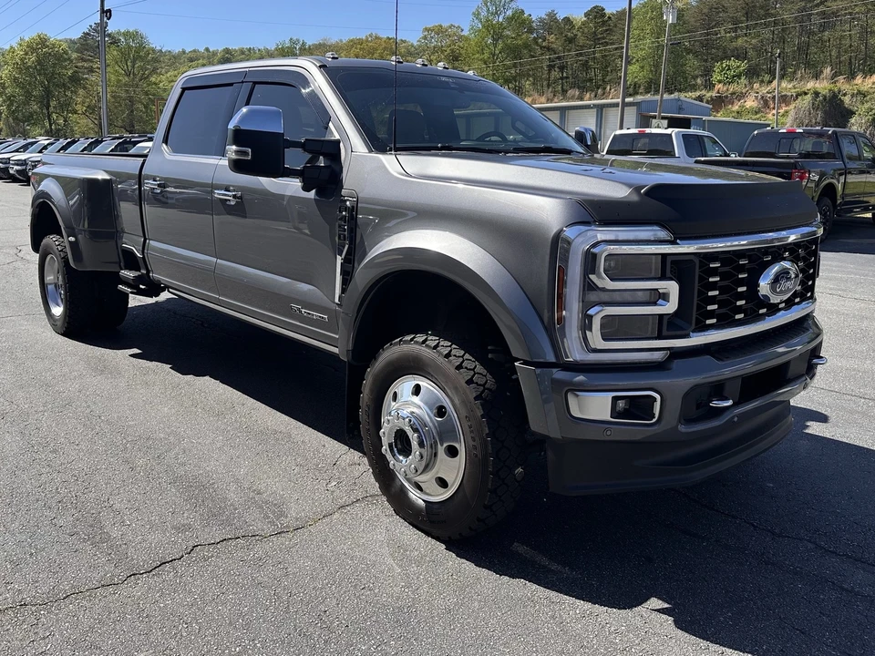 2024 Ford Super Duty 5th Gen - Image 4 of 31