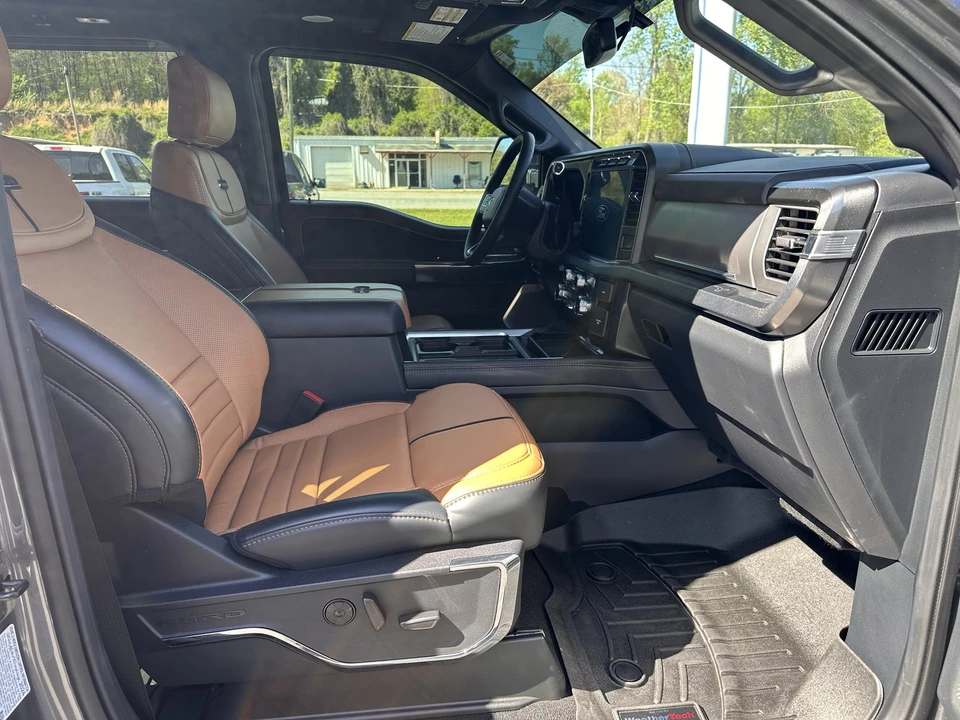 2024 Ford Super Duty 5th Gen - Image 16 of 31