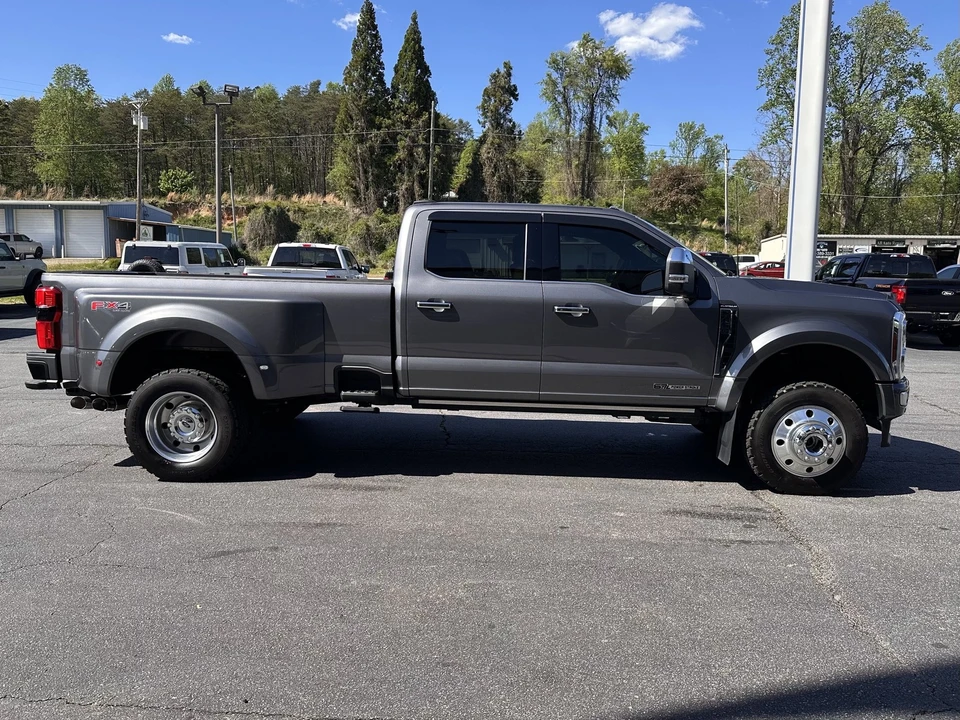 2024 Ford Super Duty 5th Gen - Image 5 of 31