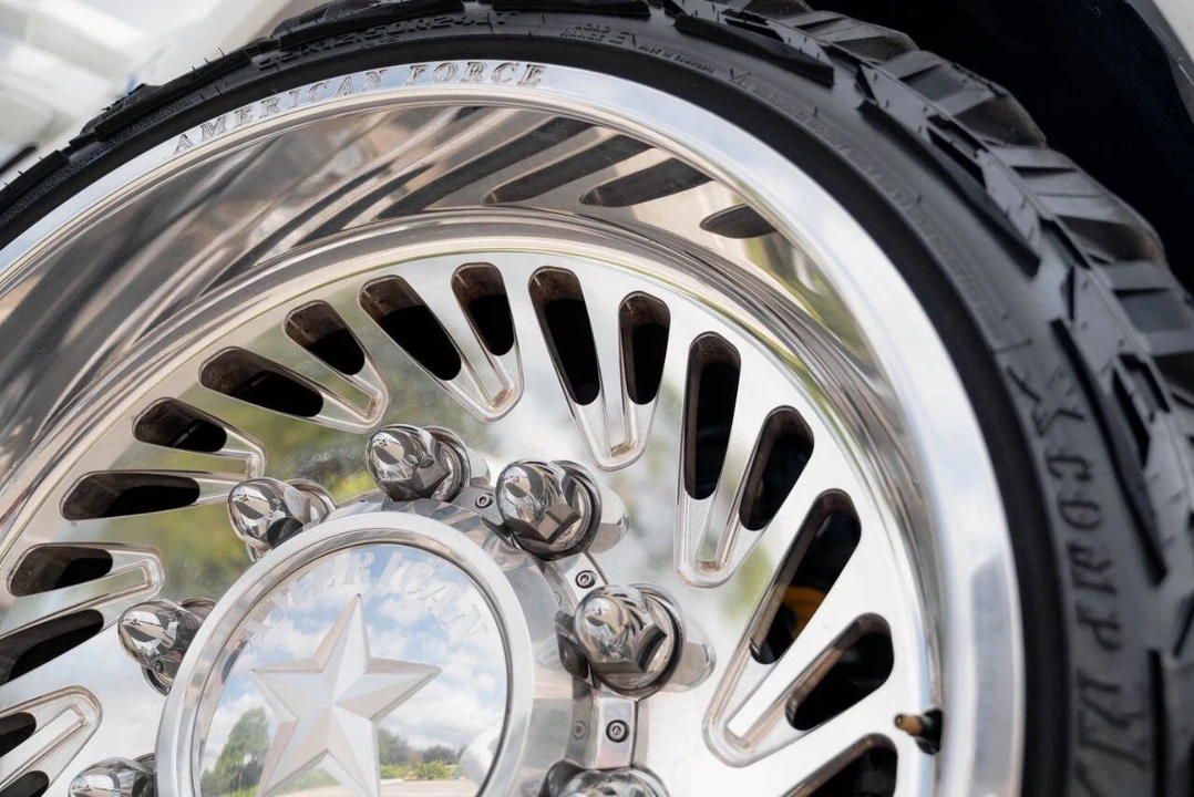 2024 Ford Super Duty 5th Gen - Image 25 of 31