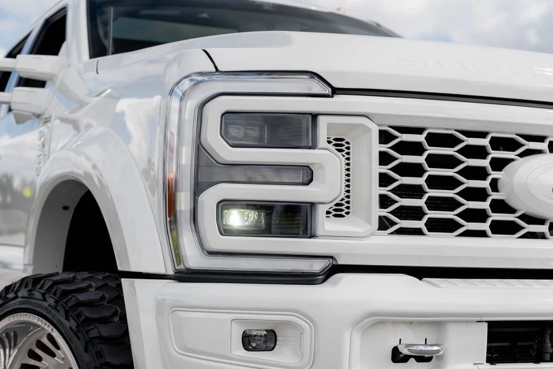 2024 Ford Super Duty 5th Gen - Image 15 of 31
