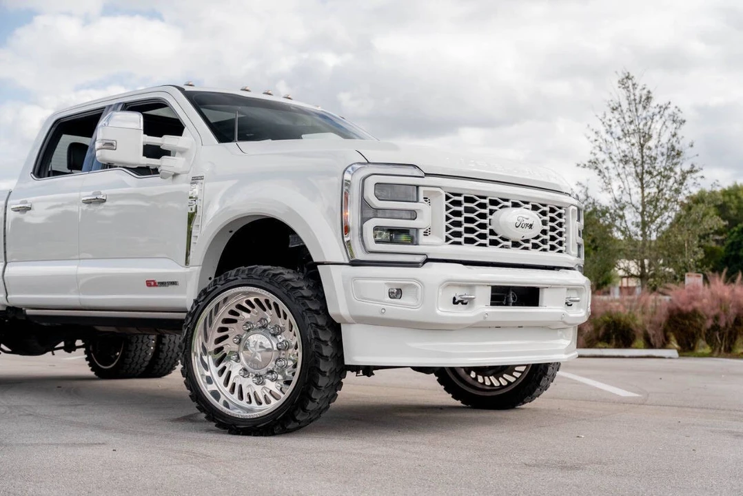 2024 Ford Super Duty 5th Gen - Image 12 of 31