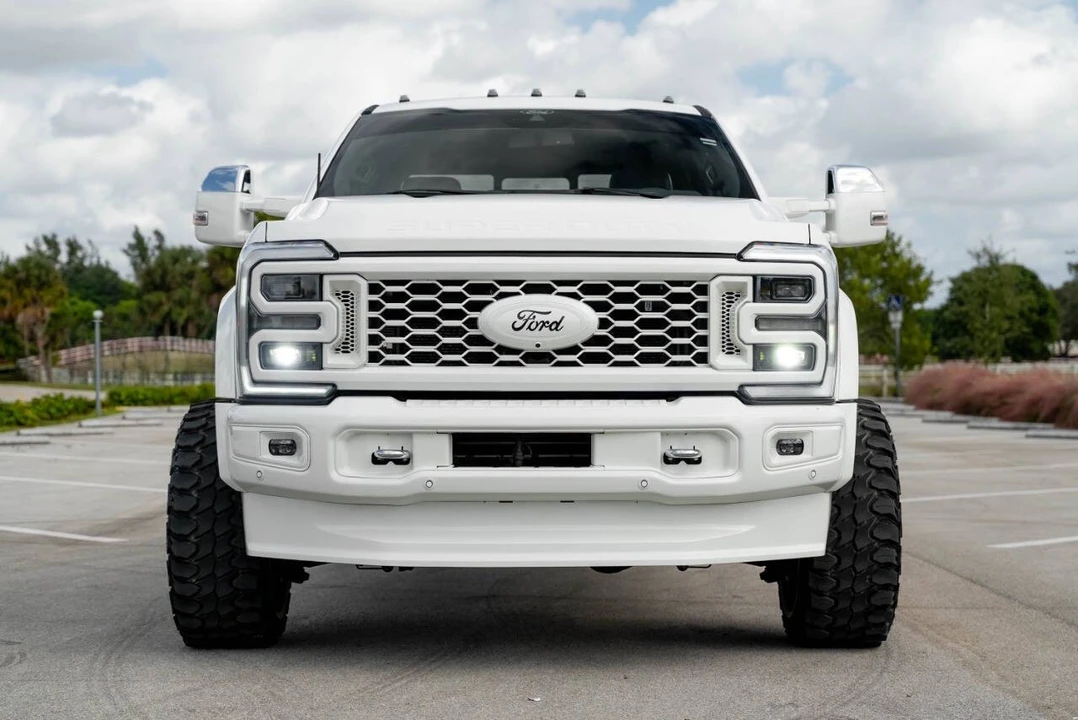 2024 Ford Super Duty 5th Gen - Image 3 of 31