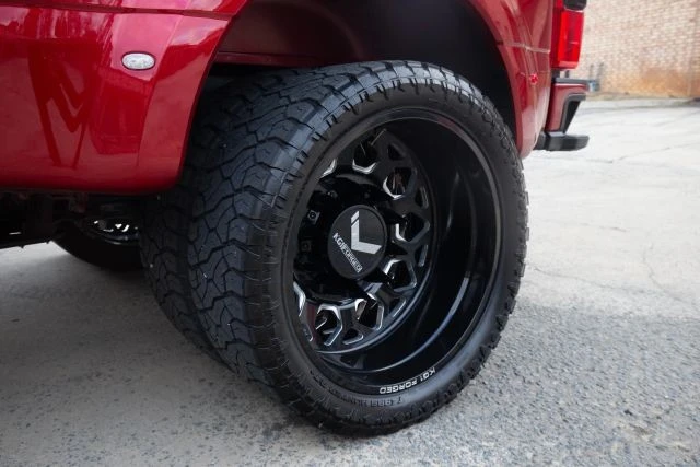 2024 Ford Super Duty 5th Gen - Image 13 of 31