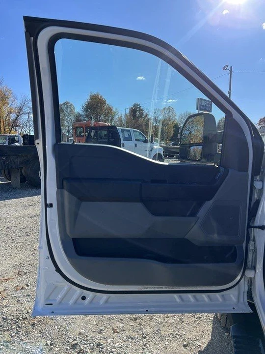 2024 Ford Super Duty 5th Gen - Image 9 of 12