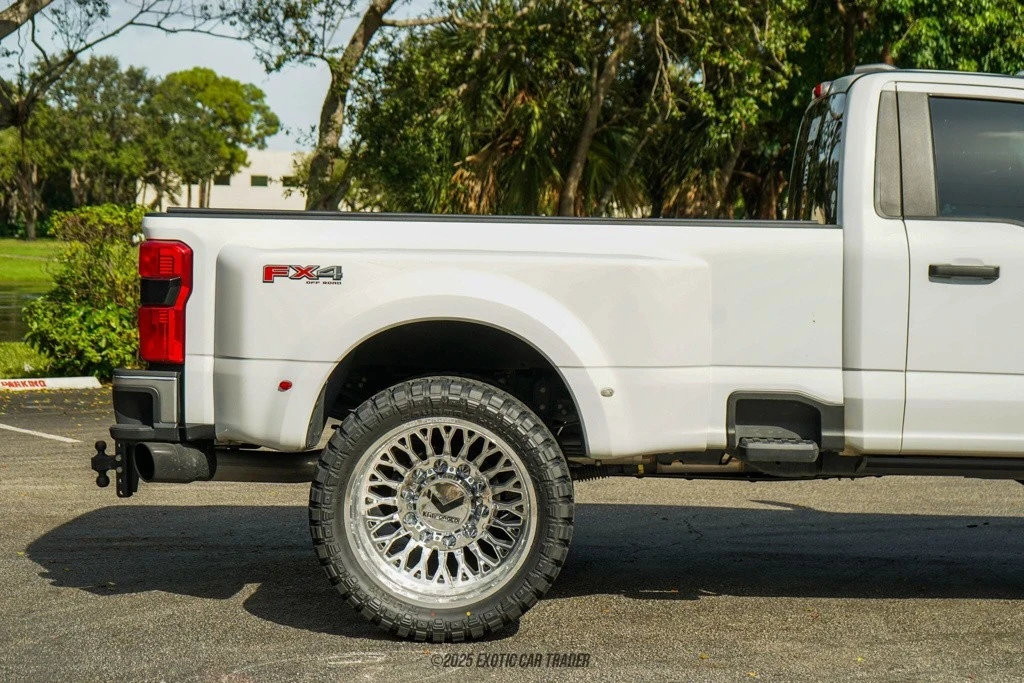 2024 Ford Super Duty 5th Gen - Image 10 of 12