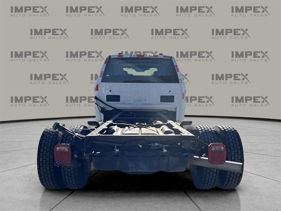 2024 Ford Super Duty 5th Gen - Image 7 of 12