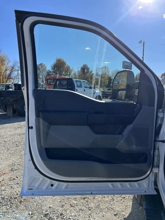 2024 Ford Super Duty 5th Gen - Image 9 of 12