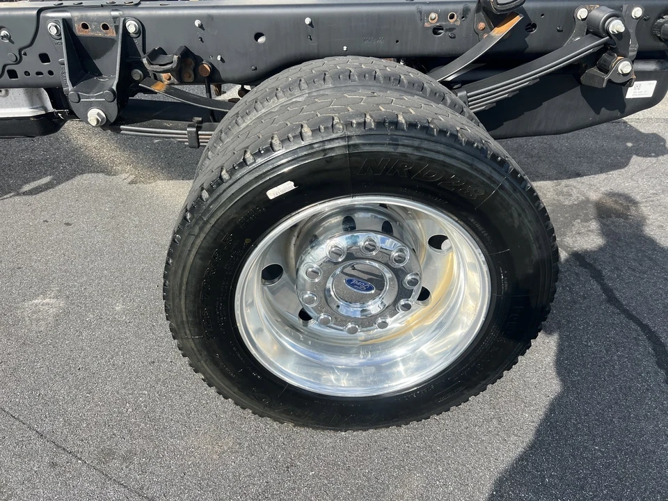 2024 Ford Super Duty 5th Gen - Image 8 of 12