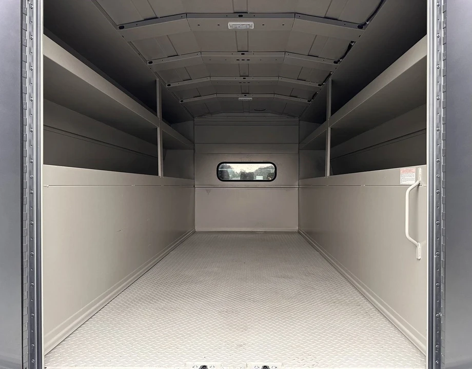 2024 Ford Super Duty 5th Gen - Image 15 of 21