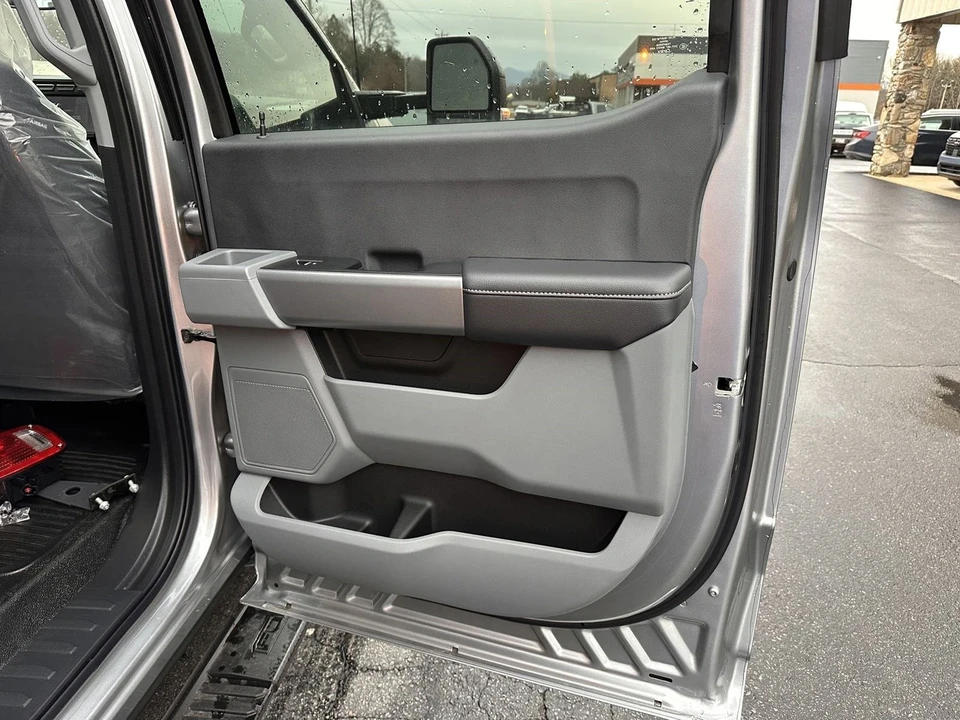 2024 Ford Super Duty 5th Gen - Image 13 of 21