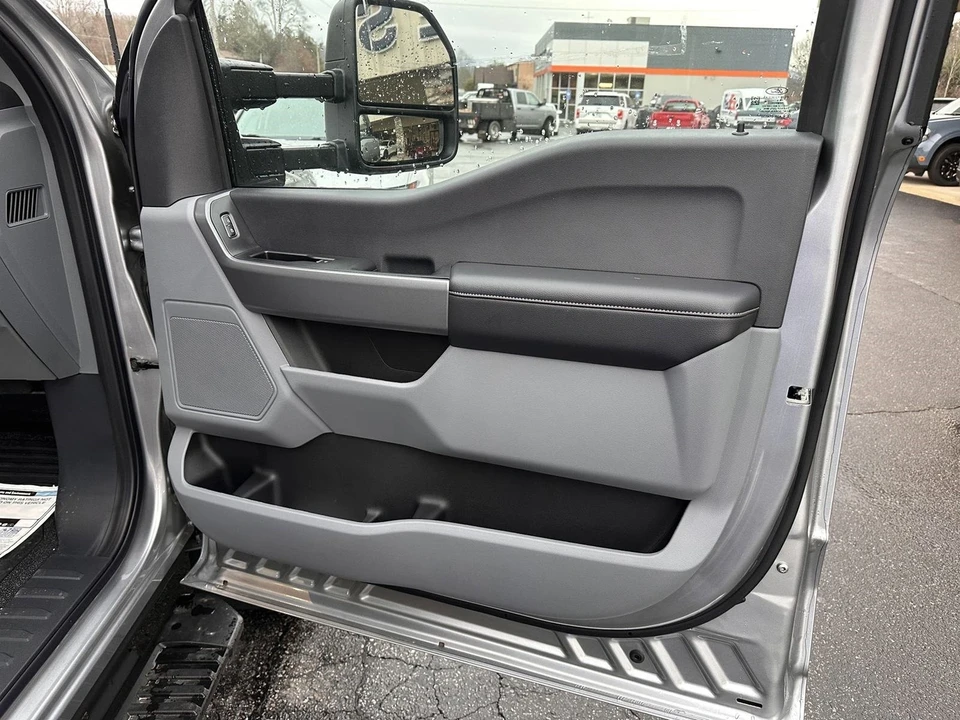 2024 Ford Super Duty 5th Gen - Image 11 of 21