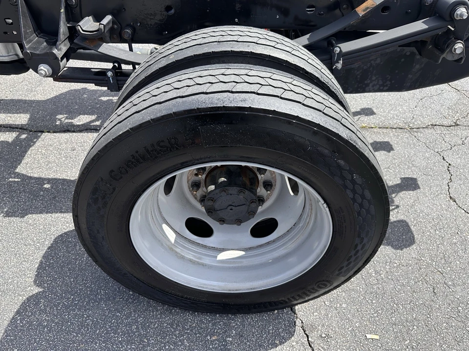 2024 Ford Super Duty 5th Gen - Image 27 of 28