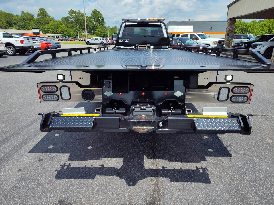 2024 Ford Super Duty 5th Gen - Image 11 of 12