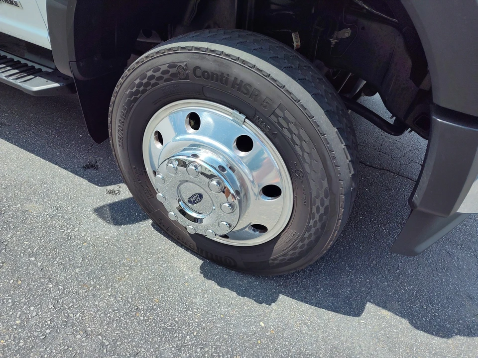 2024 Ford Super Duty 5th Gen - Image 16 of 21
